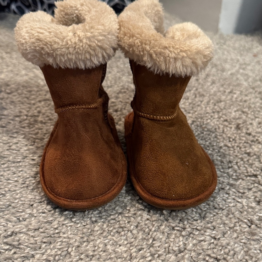 Hot Cakes Tan Baby Boots